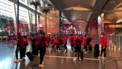 世预赛高清直播入口-国足抵达多哈快速出关 降低风险到酒店后核酸检测